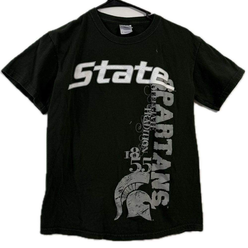 Gildan‎ Black Short Sleeve Tee with Bold Graphic